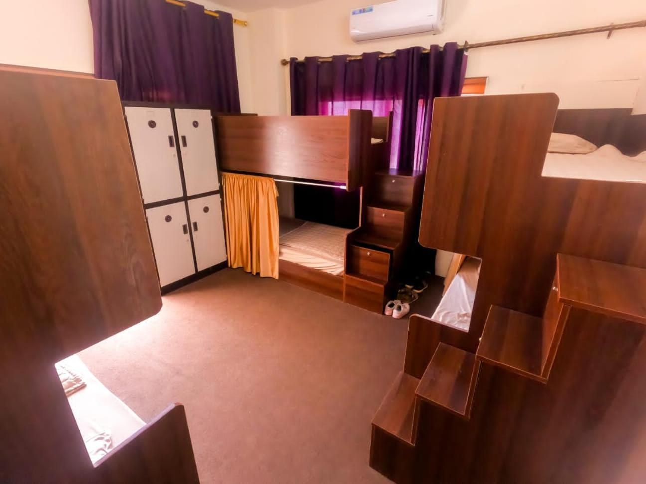 Pizza Street Hostel Акаба Стая снимка