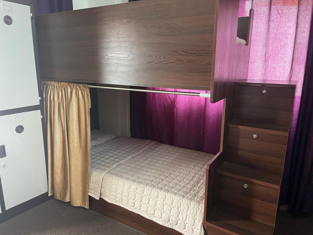 Pizza Street Hostel Акаба Екстериор снимка