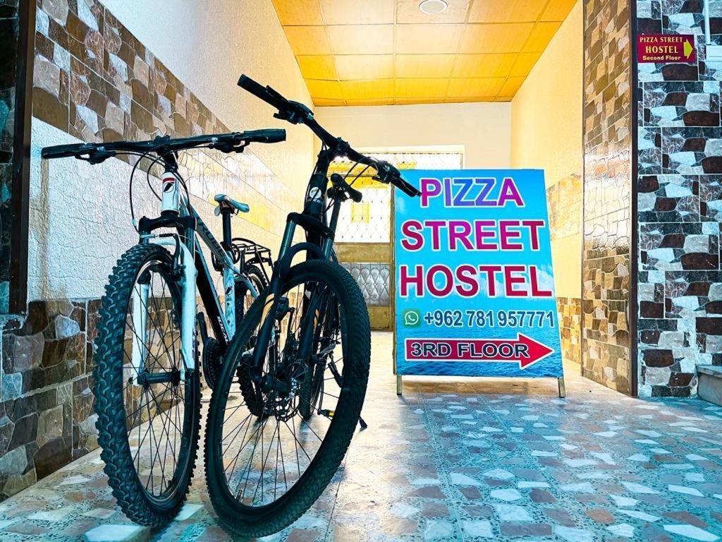 Pizza Street Hostel Акаба Екстериор снимка